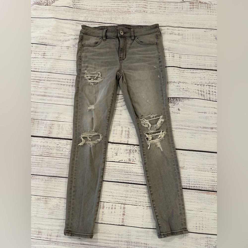 American Eagle Ripped Distressed Gray Skinny Jeans Women’s  Size 8 Short